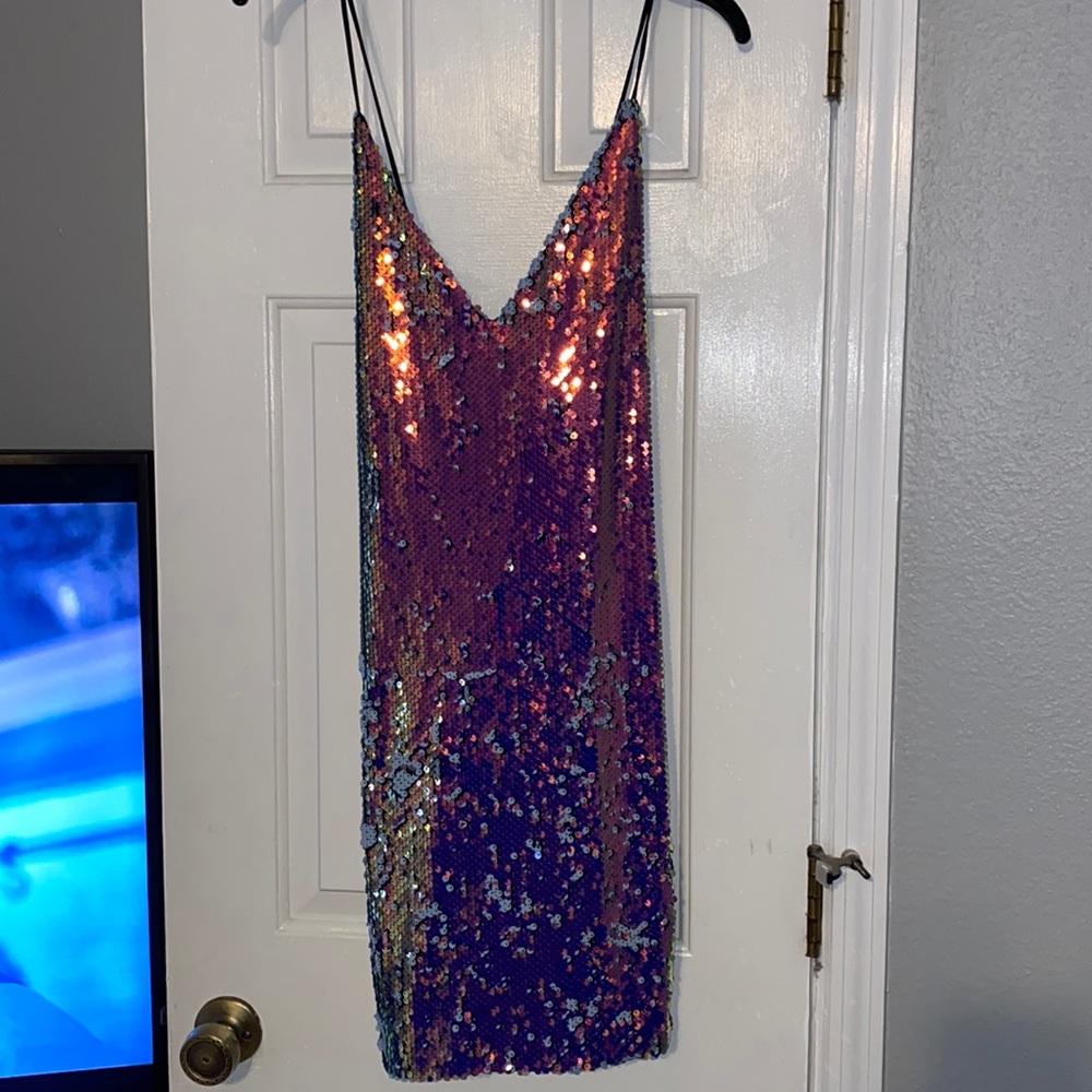 Sequin cocktail dress. Mermaid tones.
